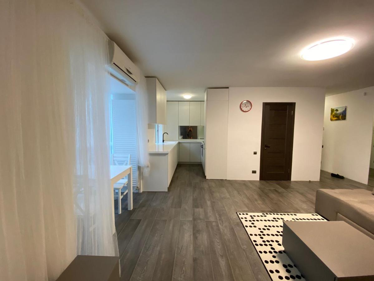 Most City Area Center Charming Apartment Dnipro Exterior photo